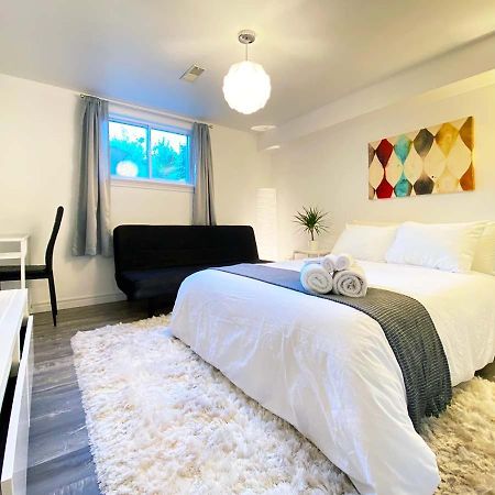 Toronto Bed & Breakfast - Free Parking Buitenkant foto