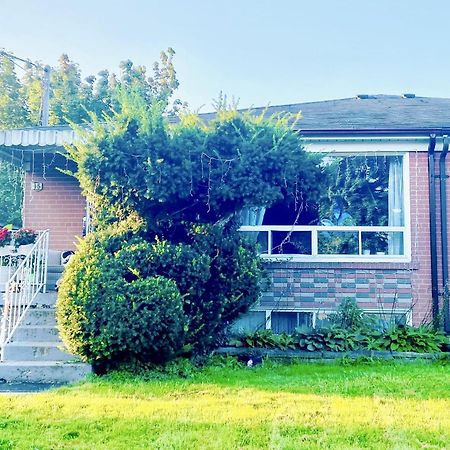 Toronto Bed & Breakfast - Free Parking Buitenkant foto