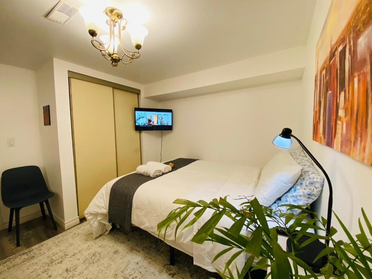 Toronto Bed & Breakfast - Free Parking Buitenkant foto