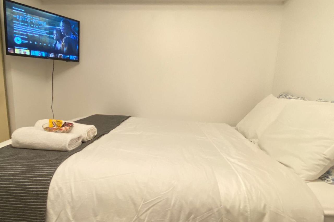 Toronto Bed & Breakfast - Free Parking Buitenkant foto