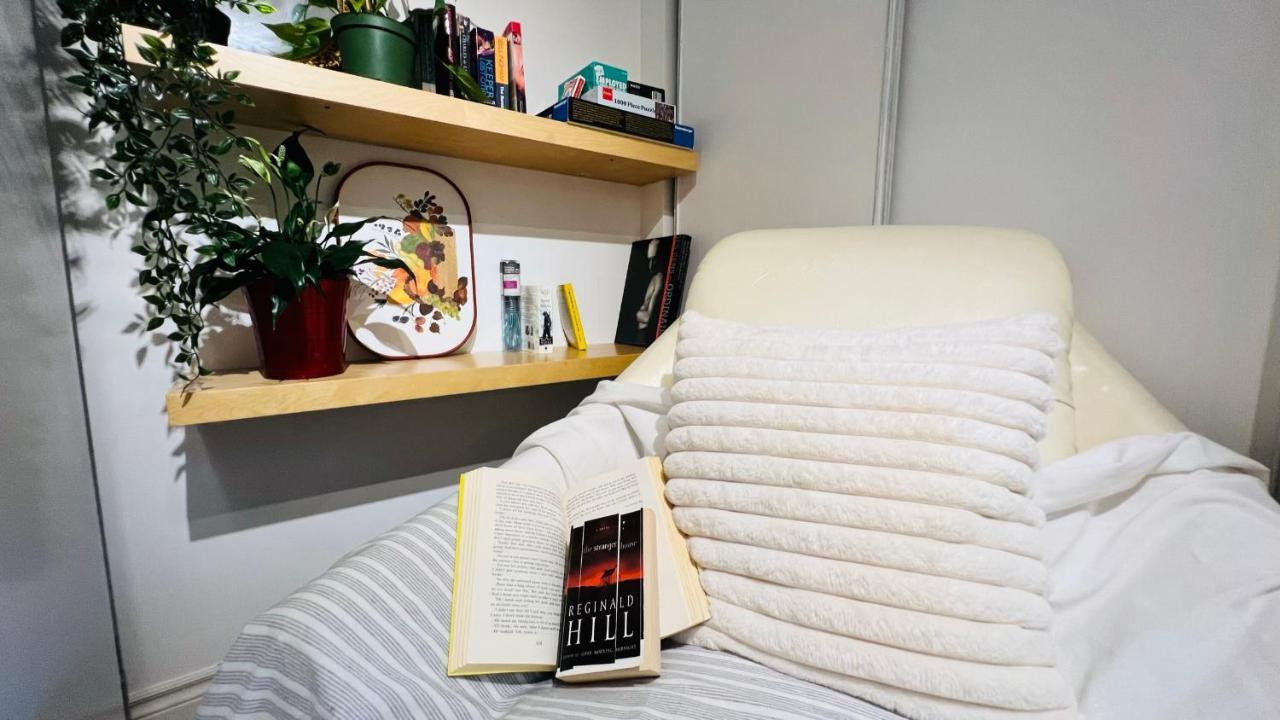 Toronto Bed & Breakfast - Free Parking Buitenkant foto