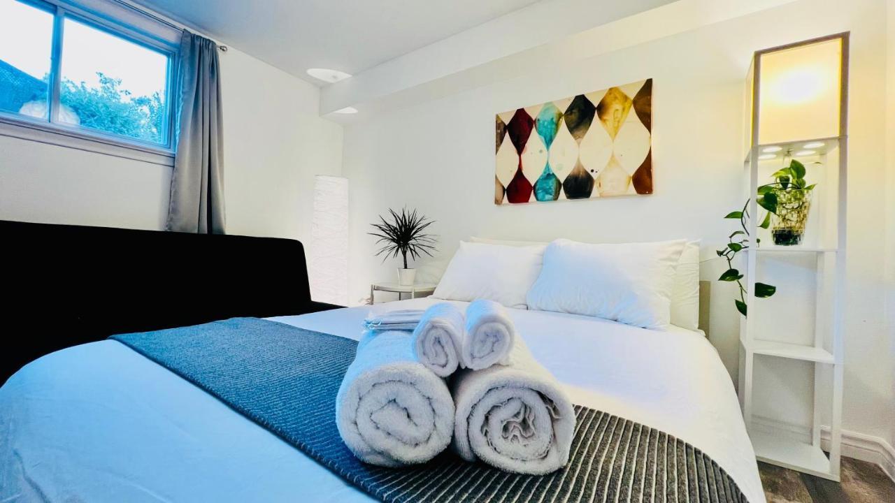 Toronto Bed & Breakfast - Free Parking Buitenkant foto