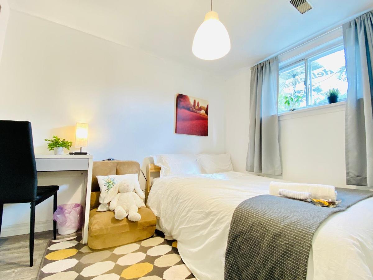 Toronto Bed & Breakfast - Free Parking Buitenkant foto
