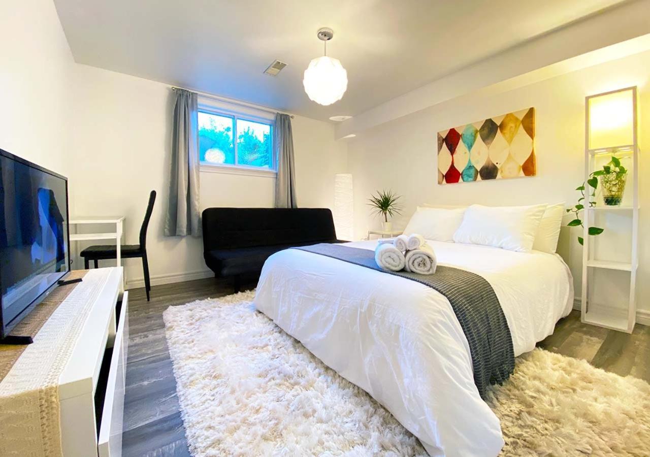 Toronto Bed & Breakfast - Free Parking Buitenkant foto