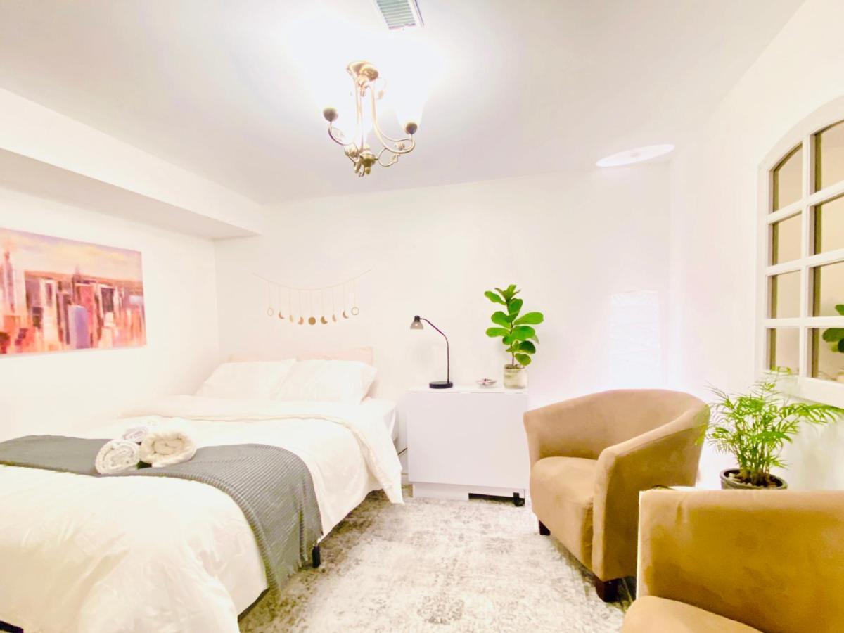 Toronto Bed & Breakfast - Free Parking Buitenkant foto