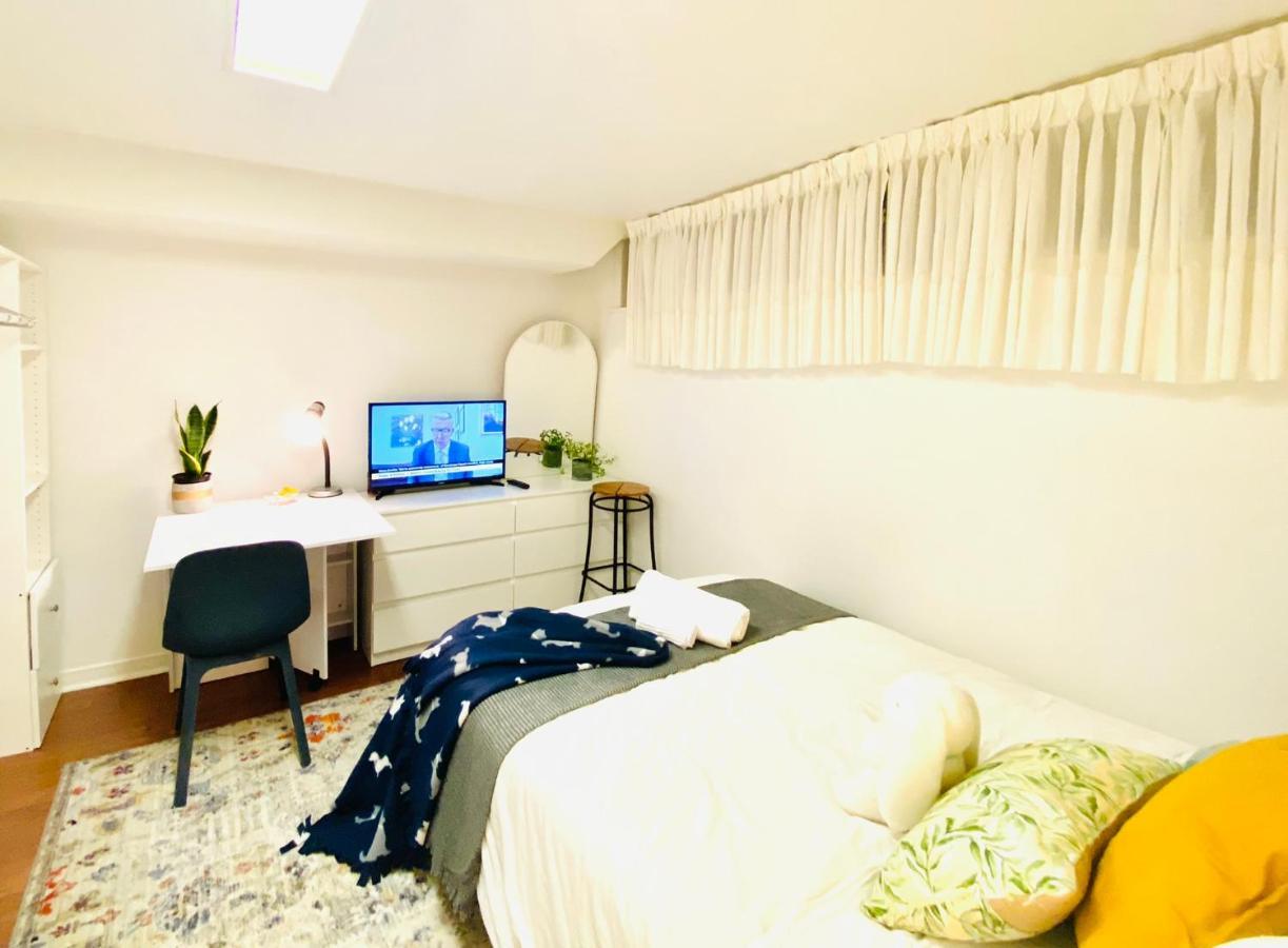 Toronto Bed & Breakfast - Free Parking Buitenkant foto