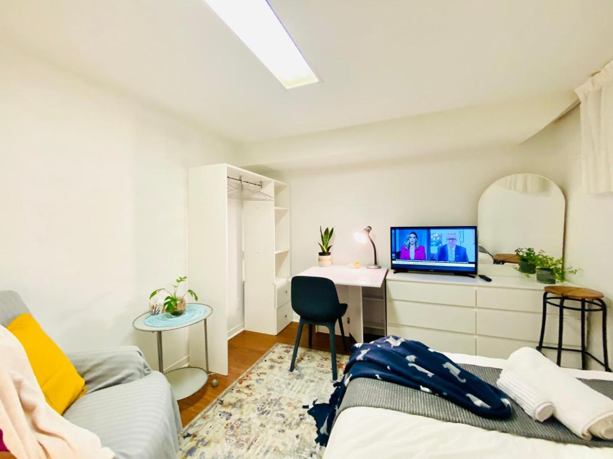 Toronto Bed & Breakfast - Free Parking Buitenkant foto